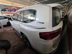 تۆیۆتا لاند کروزەر